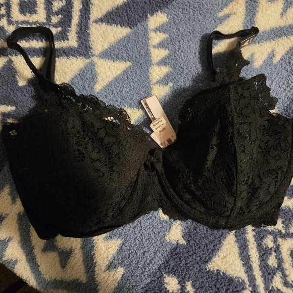 New Victorias Seceret Bra - Picture 1 of 2